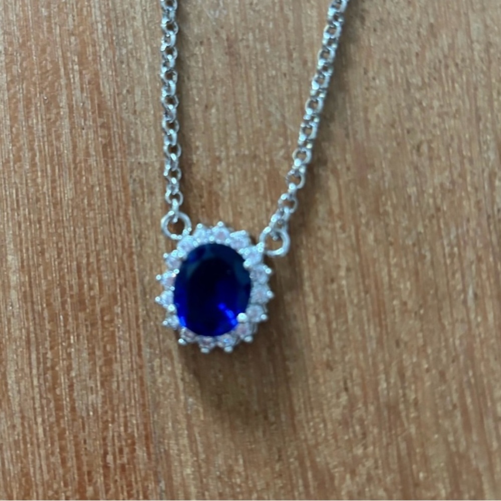 Swarovski crystal necklace - Picture 2 of 4
